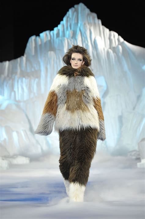 chanel animal|Chanel bans fur and exotic animal skins .